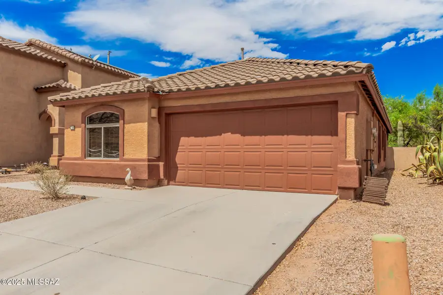 758 W Calle Ormino, Sahuarita, AZ 85629 - Image #2