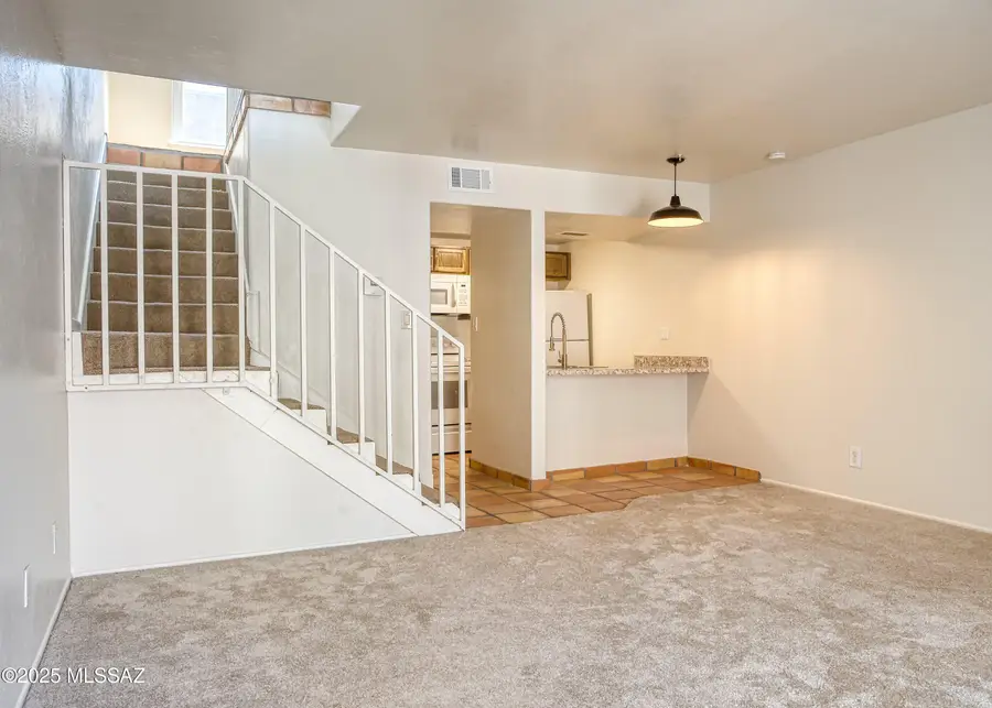 1600 N Wilmot Road #UNIT 327, Tucson, AZ 85712 - Image #2