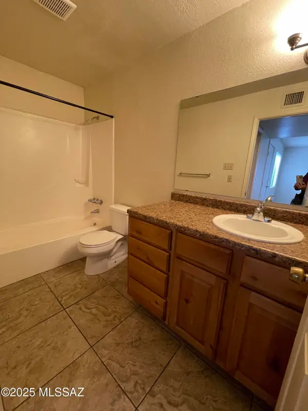 3803 S Queen Palm Drive, Tucson, AZ 85730