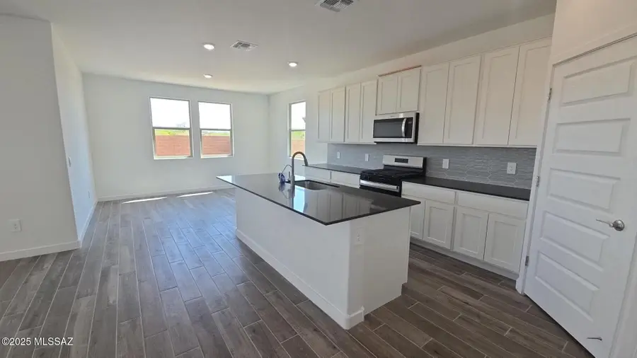 14138 E Canidae Drive, Vail, AZ 85641 - Image #2