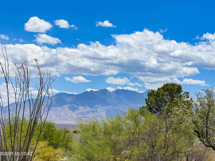 723 S Los Zafiros, Green Valley, AZ 85614 - Image #2