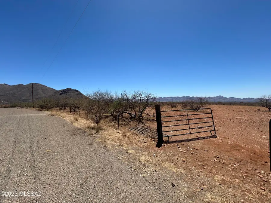 946 Camino Carina #F, Rio Rico, AZ 85648 - Image #3