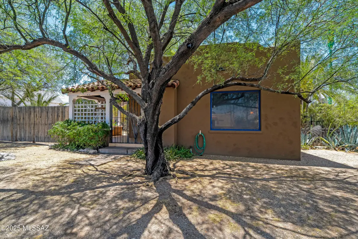 1300 E Grant Road, Tucson, AZ 85719 - Image #1