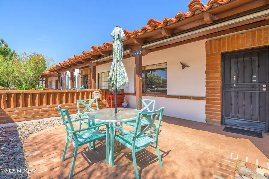 233 S Paseo Tierra #D, Green Valley, AZ 85614 - Image #2