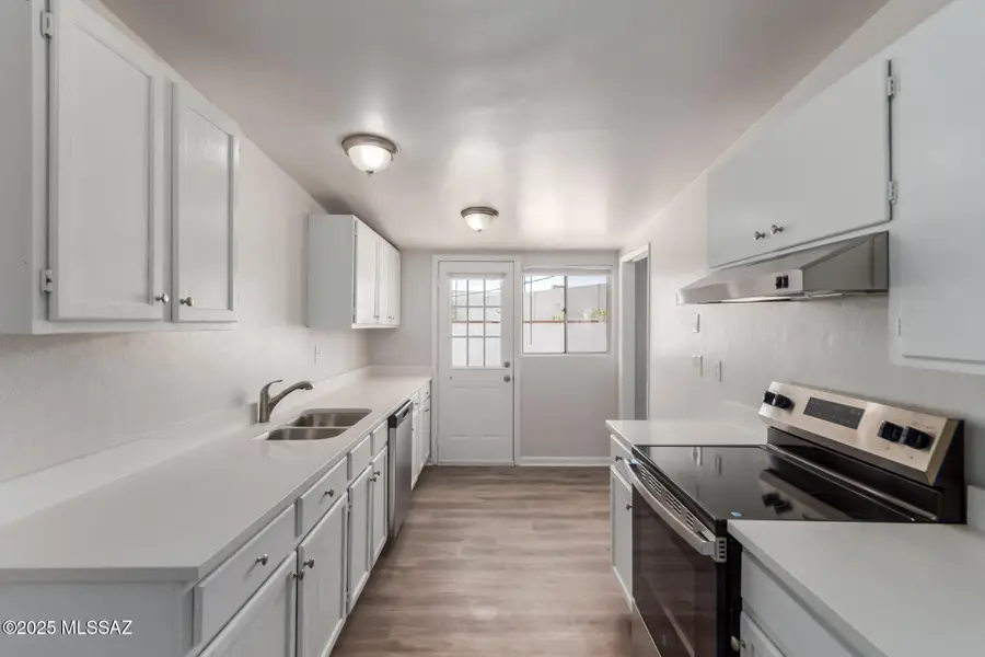 30 N Avenida De La Madero, Tucson, AZ 85710 - Image #3