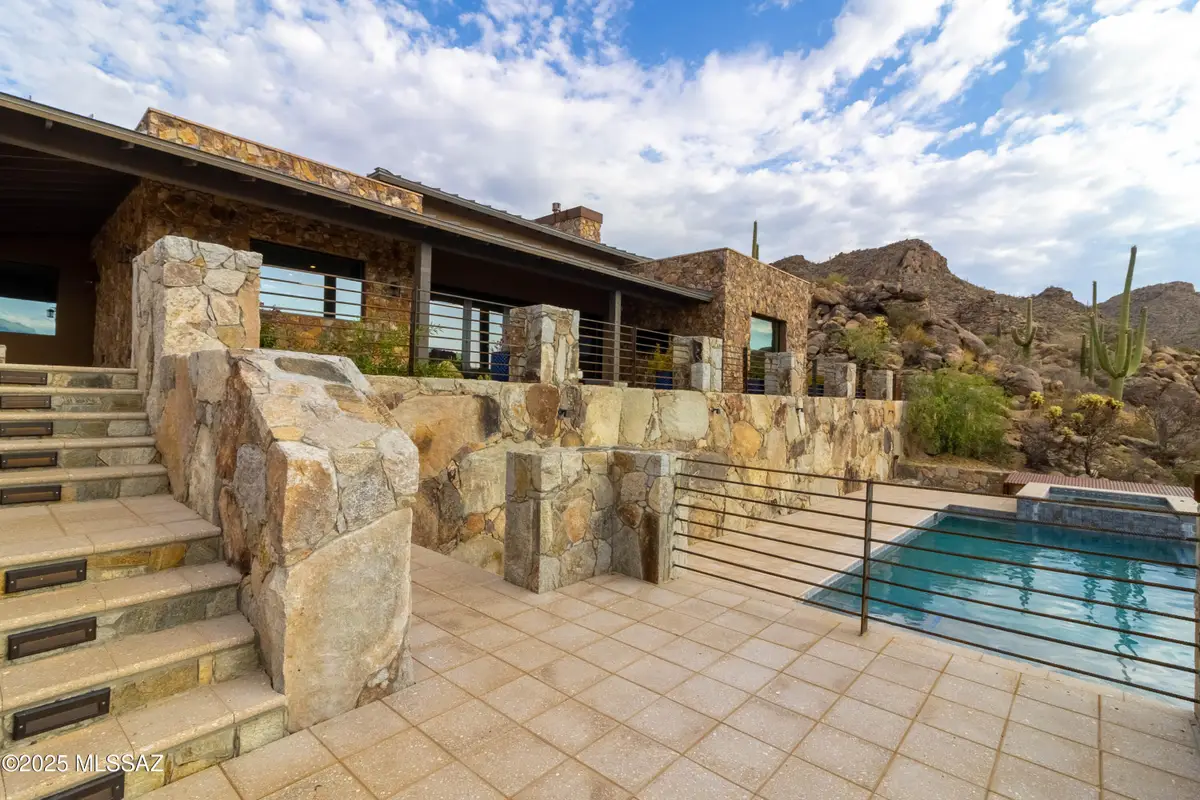 14300 N Moon Gaze Drive, Marana, AZ 85658 - Image #1