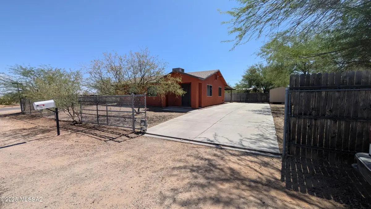 9305 S Vicki Drive, Tucson, AZ 85736 - Image #1