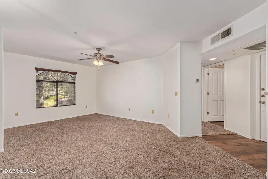 5751 N Kolb Road #UNIT 42202, Tucson, AZ 85750 - Image #2