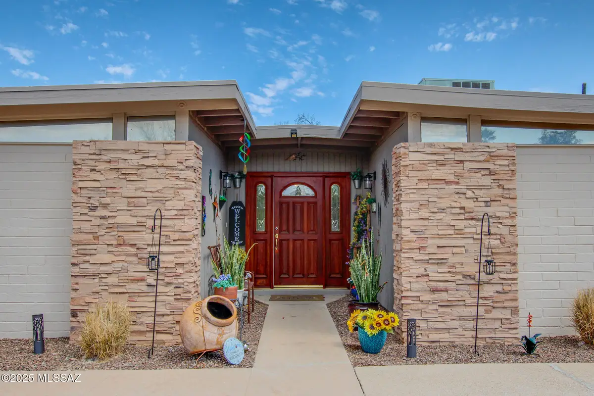 131 E Cambridge Drive, Tucson, AZ 85704 - Image #1