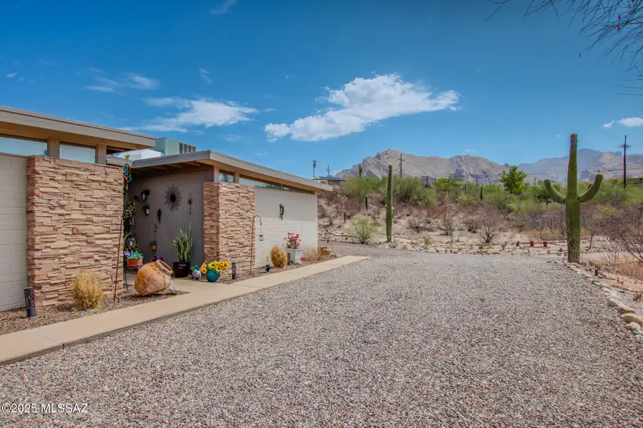 131 E Cambridge Drive, Tucson, AZ 85704 - Image #2