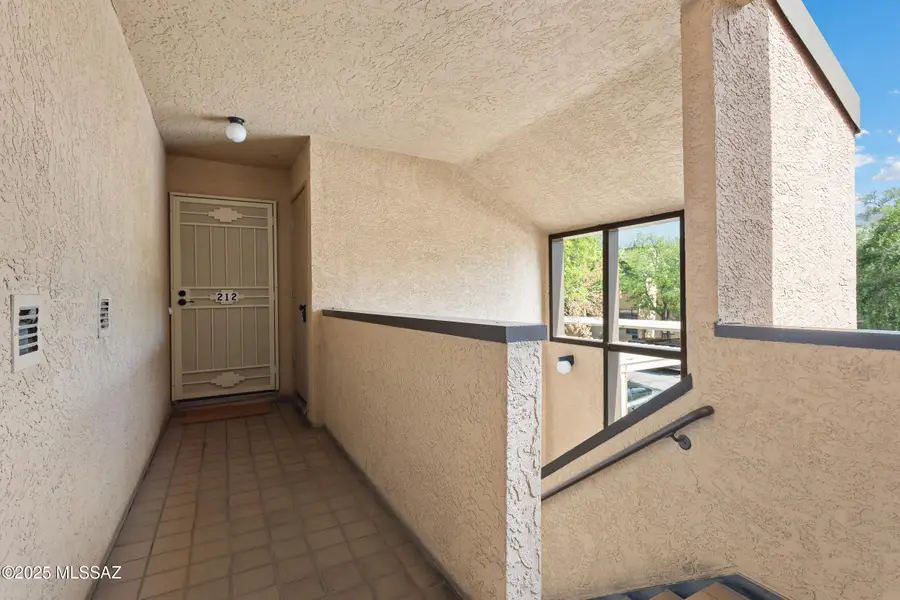 7620 E Callisto Circle #212, Tucson, AZ 85715 - Image #3