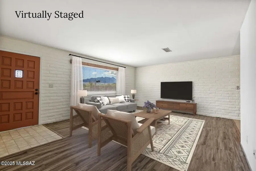 1050 S La Higuera, Green Valley, AZ 85614 - Image #2