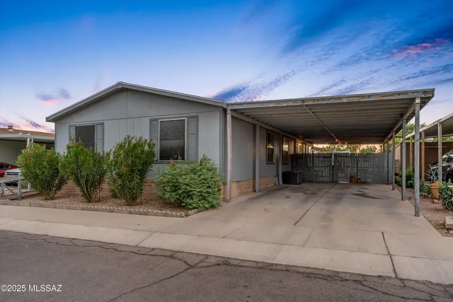 1728 W Coralbrooke Drive, Tucson, AZ 85705 - Image #3