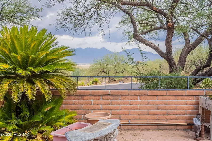 3910 S Via Del Ruisenor, Green Valley, AZ 85622 - Image #2