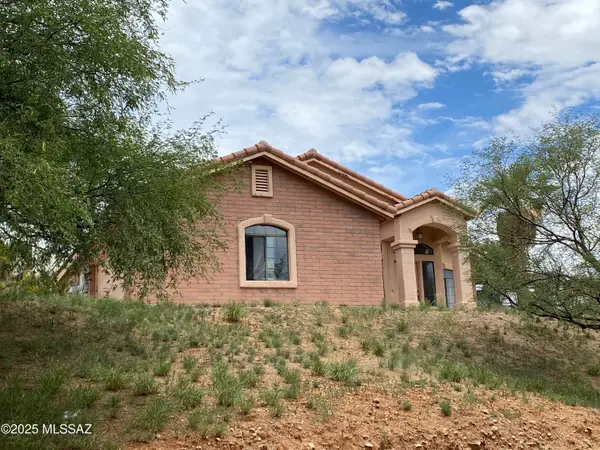 920 W Mariposa Hills Drive, Nogales, AZ 85621