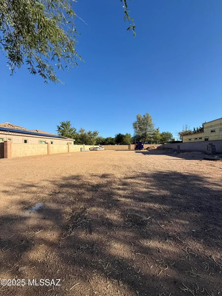 242 E Placita Haciendas Del Lago #14, Sahuarita, AZ 85629 - Image #2