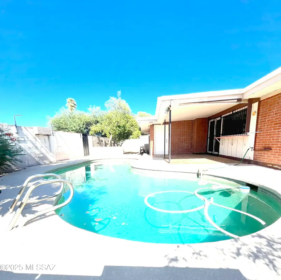8601 E Mabel Place, Tucson, AZ 85715 - Image #2