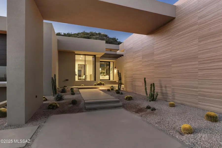 6384 W Rockpoint Ridge Place, Marana, AZ 85658 - Image #2