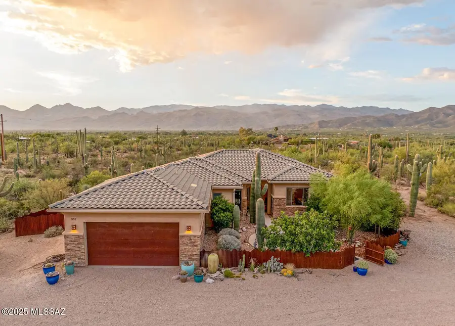 352 N Camino Del Codorniz, Tucson, AZ 85748 - Image #2