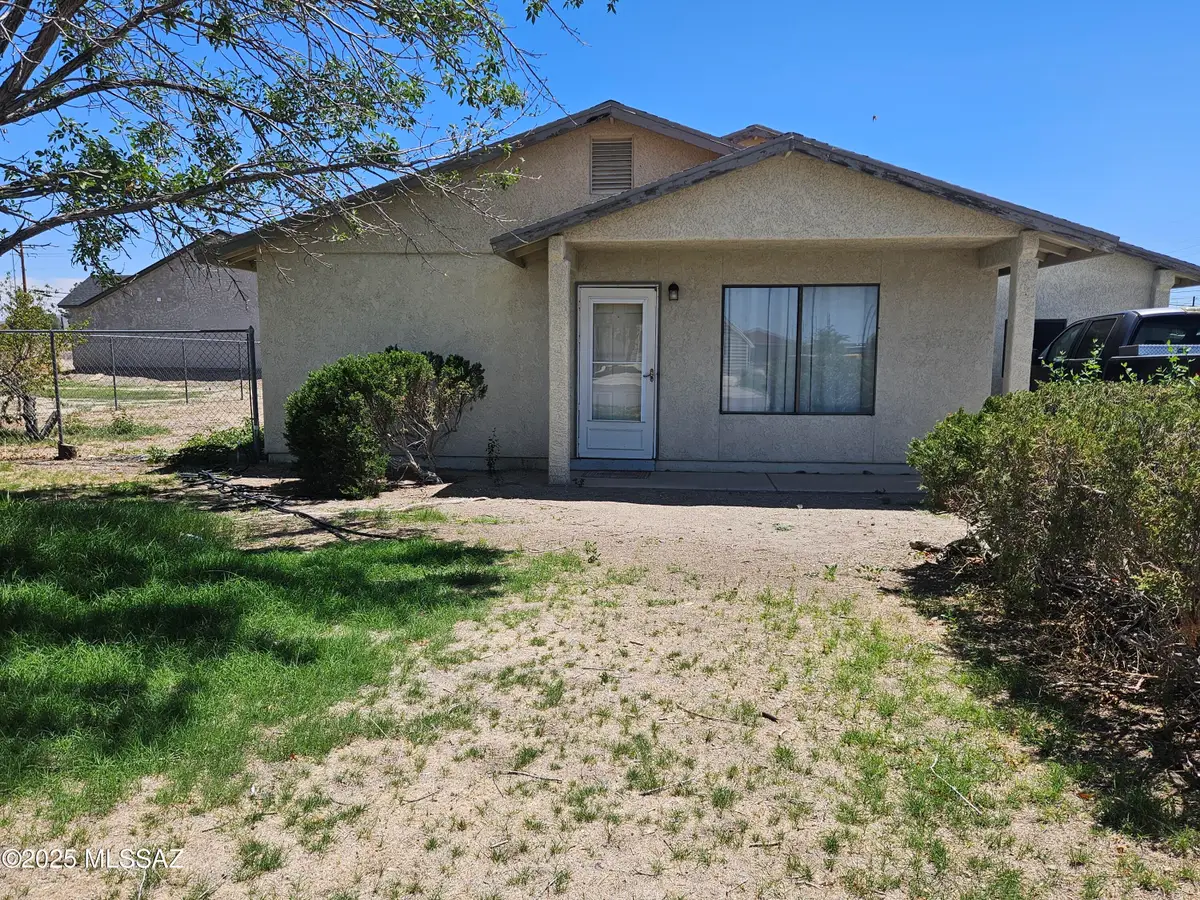 104 S Casas Lindas Drive, Willcox, AZ 85643 - Image #1