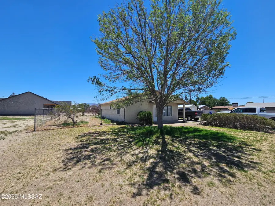 104 S Casas Lindas Drive, Willcox, AZ 85643 - Image #2