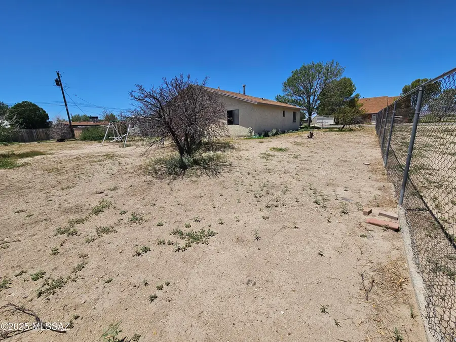 104 S Casas Lindas Drive, Willcox, AZ 85643 - Image #3