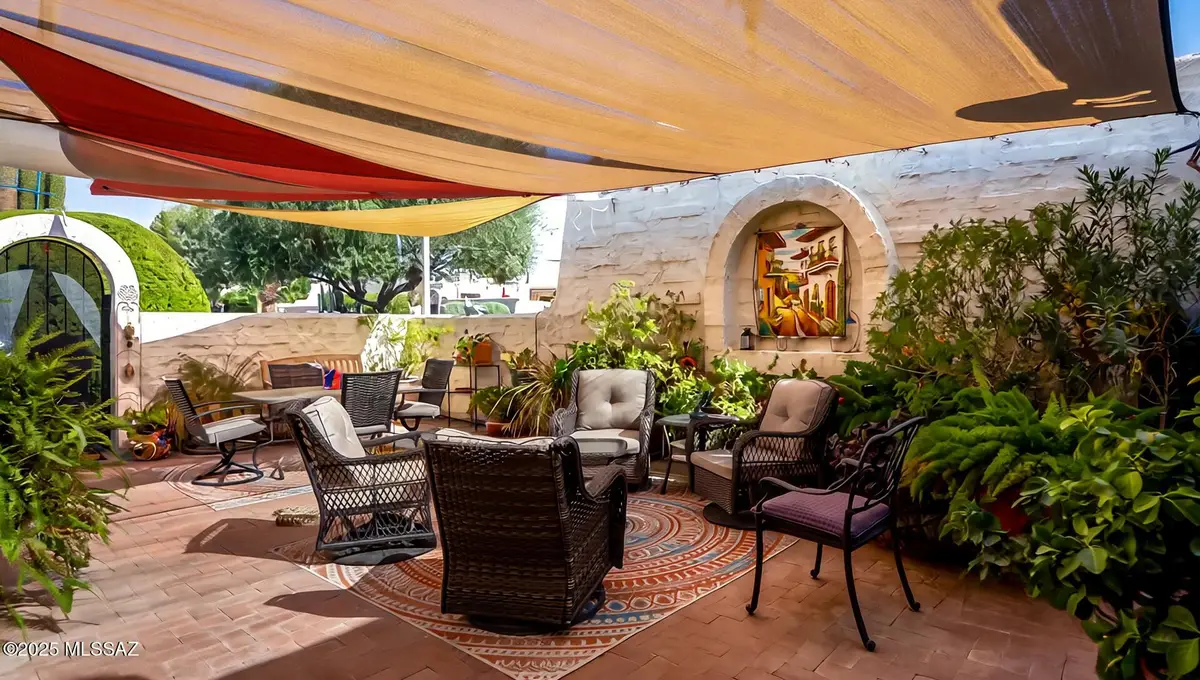 211 S Circulo Napa, Green Valley, AZ 85614 - Image #1