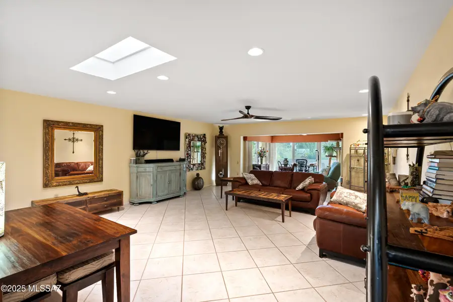 211 S Circulo Napa, Green Valley, AZ 85614 - Image #2