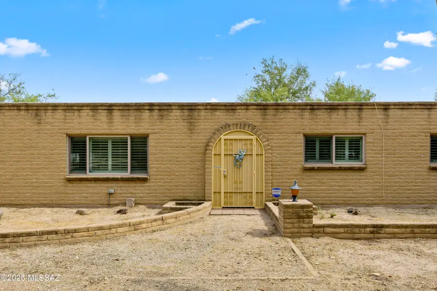 11202 E Chuckwagon Circle, Tucson, AZ 85749 - Image #2