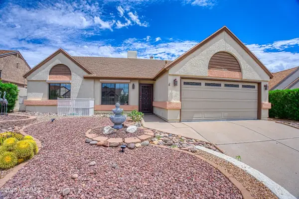 7886 N Roundstone Drive, Tucson, AZ 85741