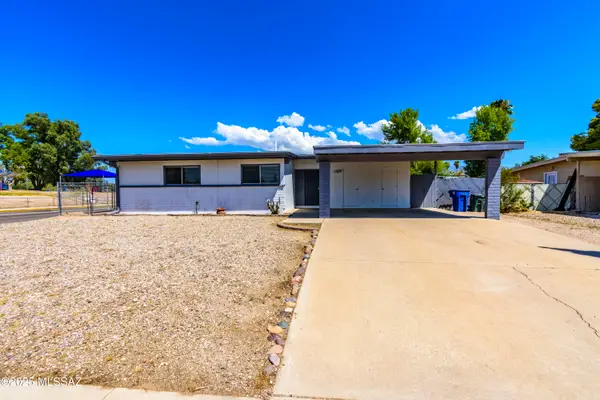 8401 E Bogota Place, Tucson, AZ 85715