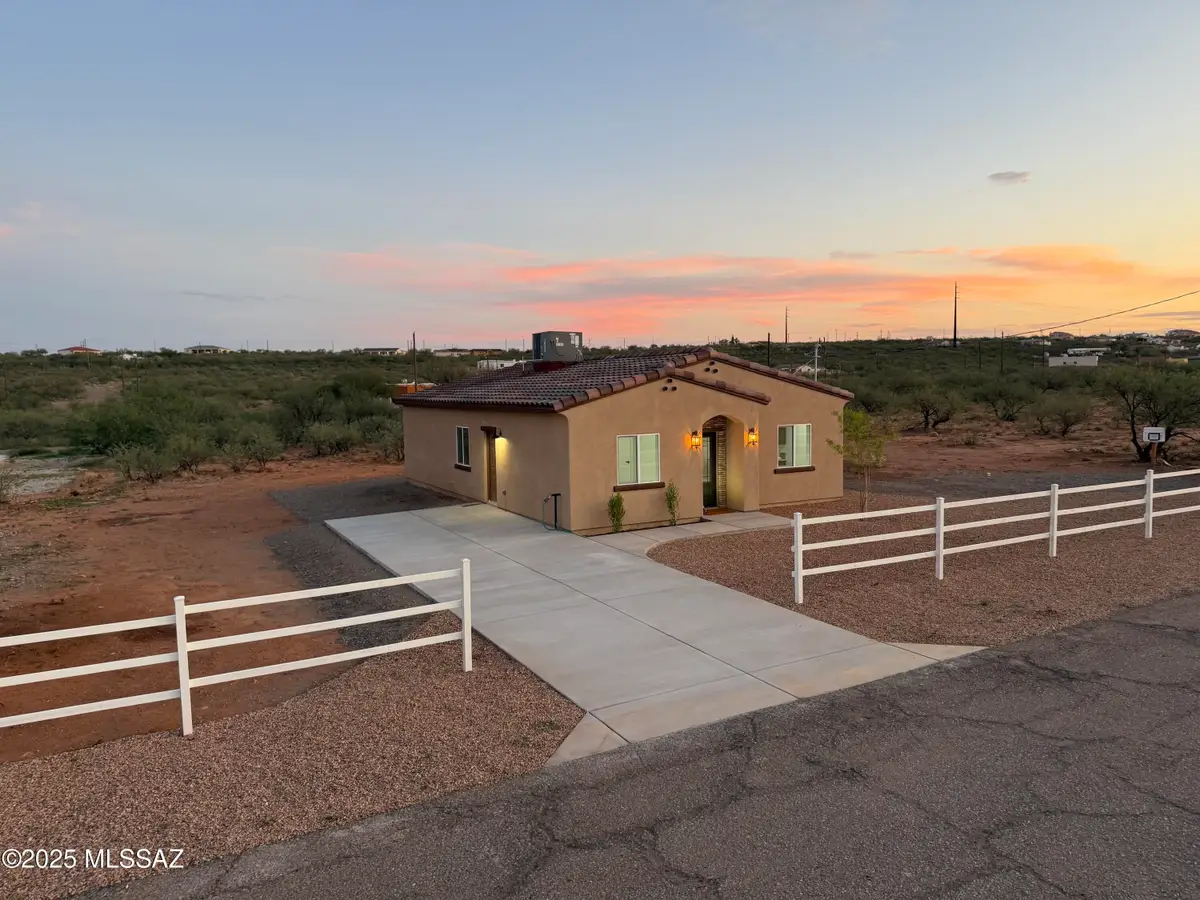 104 Escocia Court, Rio Rico, AZ 85648 - Image #1