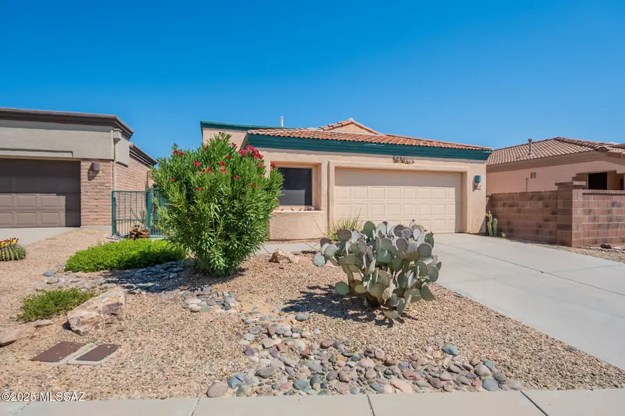 570 W Union Bell Drive, Green Valley, AZ 85614 - Image #2