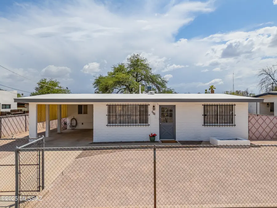 220 E Blacklidge Drive, Tucson, AZ 85705 - Image #3