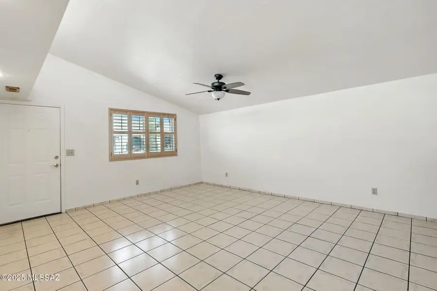 977 W Lockwood Lane, Tucson, AZ 85704 - Image #2
