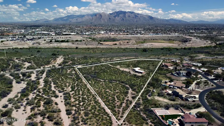 6055 N Silverbell Road #1-5, Tucson, AZ 85743 - Image #2