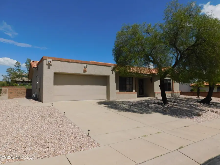 1151 E Haystack Drive, Oro Valley, AZ 85755 - Image #3