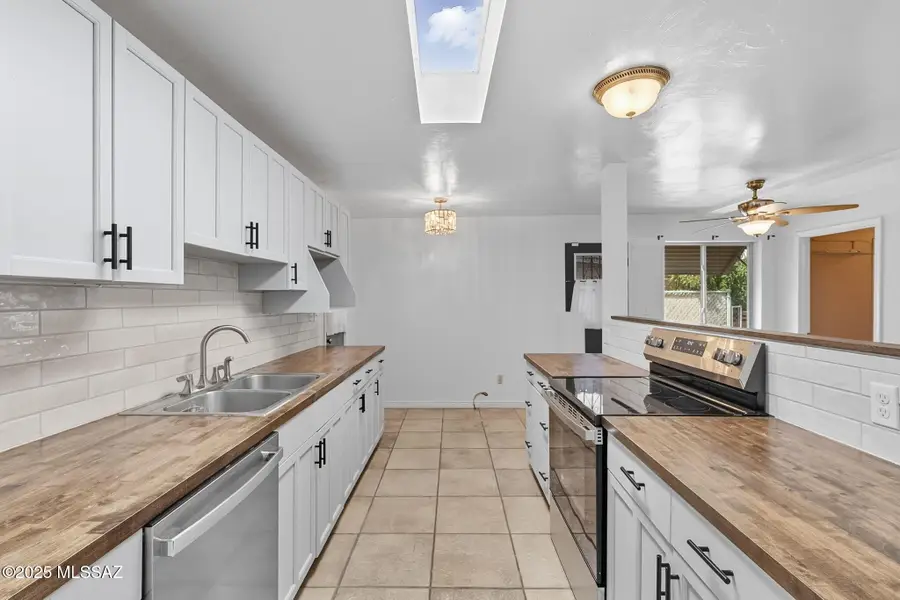 7811 E Clarence Place, Tucson, AZ 85715 - Image #3