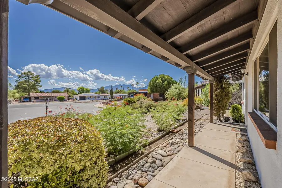 316 S Abrego Drive, Green Valley, AZ 85614 - Image #3