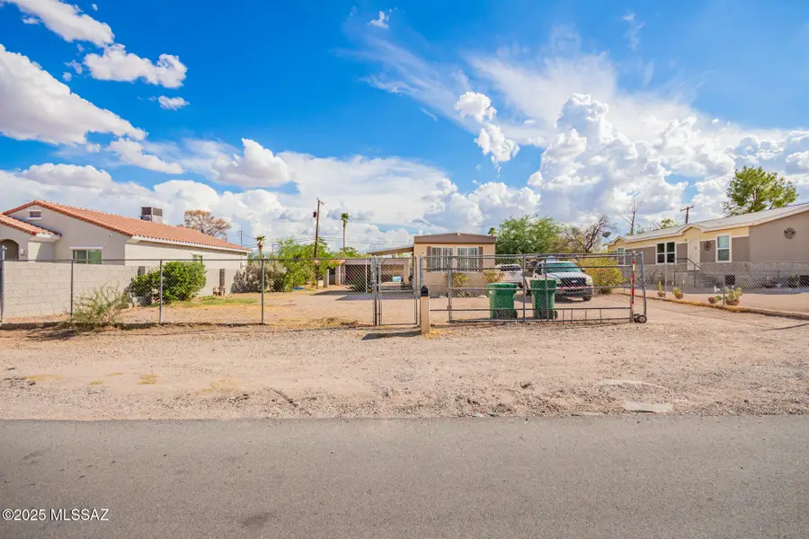 2551 W Roadrunner, Tucson, AZ 85746 - Image #2