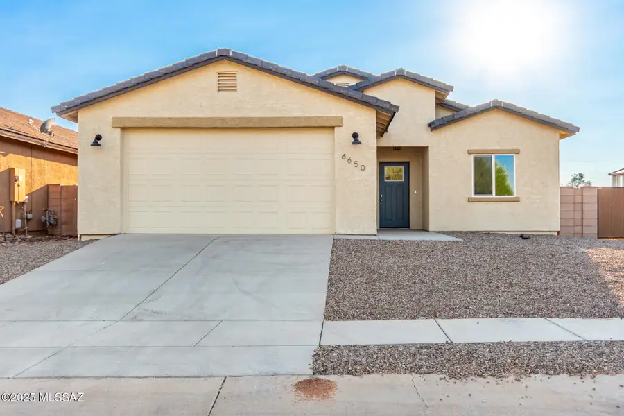 6650 S Cut Bow Drive, Tucson, AZ 85757 - Image #2