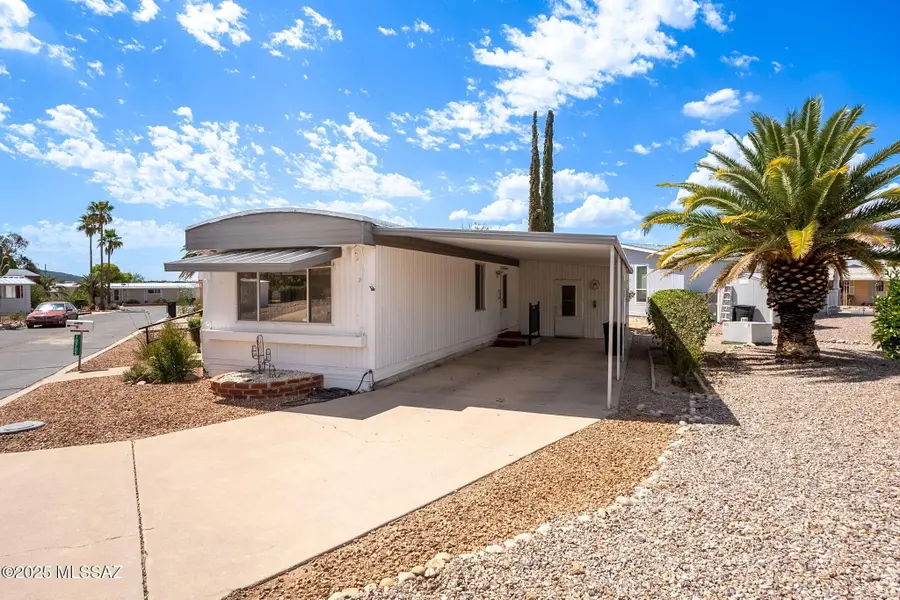 10705 N Mont Blanc Avenue, Oro Valley, AZ 85737 - Image #2