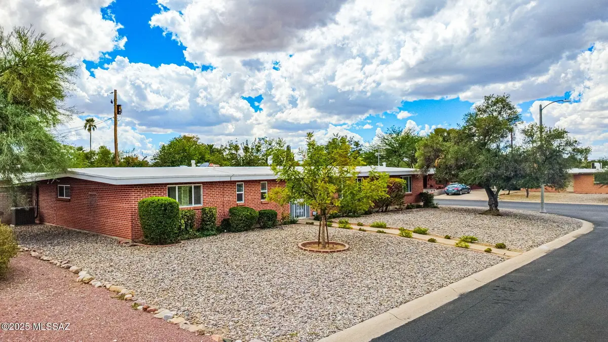 6902 E Calle Canis, Tucson, AZ 85710 - Image #1