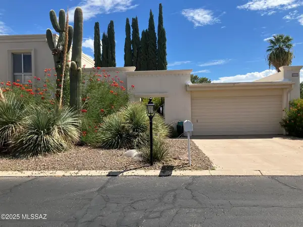 8000 N Casas Place, Tucson, AZ 85742