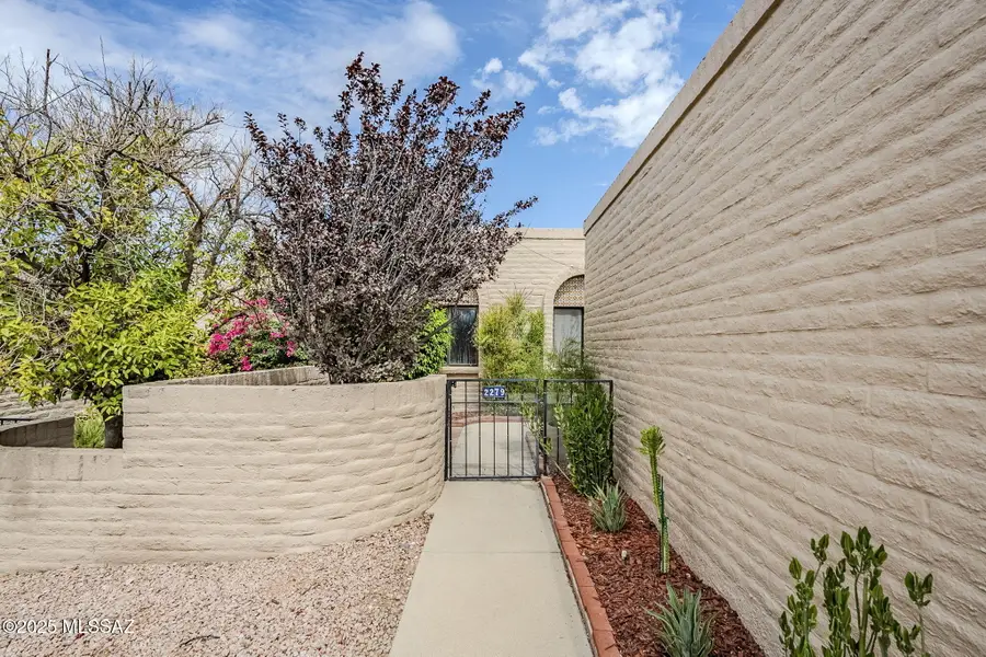 2279 E Camino Ro, Tucson, AZ 85718 - Image #3