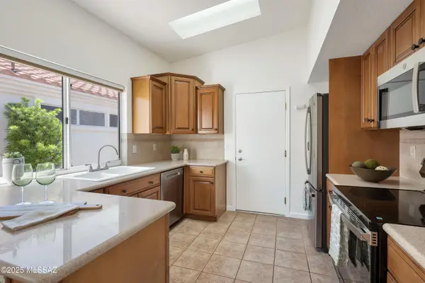 2199 E Jonquil Street, Oro Valley, AZ 85755