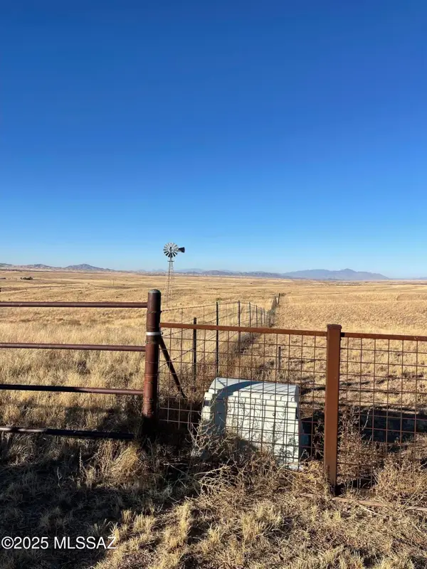 000 Milky Way Lane, Elgin, AZ 85611