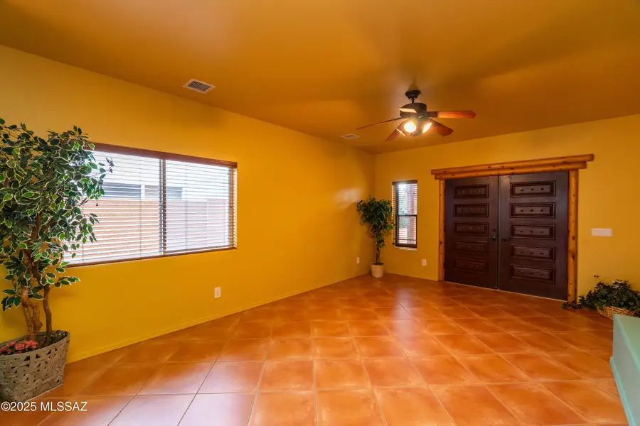 559 S Meadowood Lane, Sierra Vista, AZ 85635 - Image #3