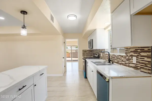 2117 S Torrey Pines Circle, Tucson, AZ 85710