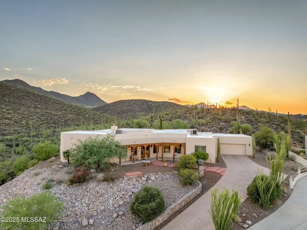 875 N Canyon Moonlight, Tucson, AZ 85745 - #1